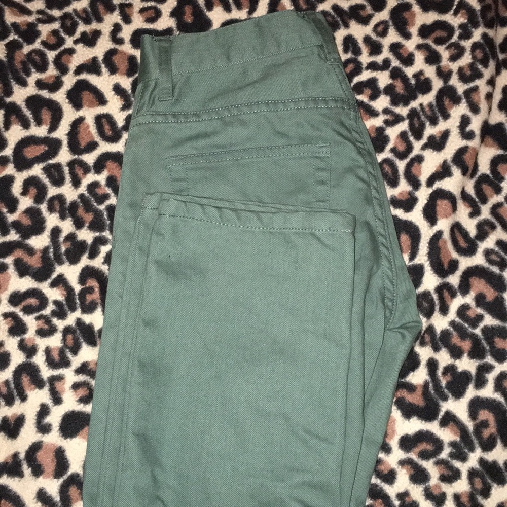 LEVI’S GREEN JEANS .